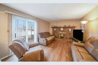 427 Bicycle Path, Port Jefferson, NY 11776 - Photo 17