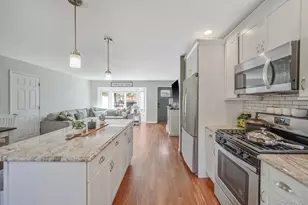 14 Burlington Ave, Deer Park, NY 11729 - Photo 5