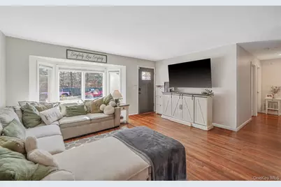 14 Burlington Avenue, Deer Park, NY 11729 - Photo 7