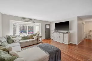 14 Burlington Ave, Deer Park, NY 11729 - Photo 7