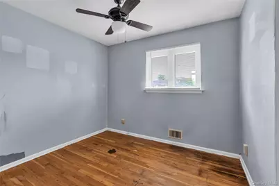 52 Mississippi Avenue, Bay Shore, NY 11706 - Photo 9