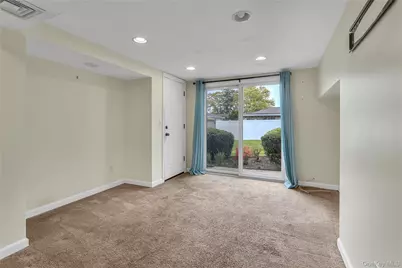 52 Mississippi Avenue, Bay Shore, NY 11706 - Photo 15