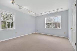 27 Tall Tree Ln, Poughkeepsie, NY 12601 - Photo 19