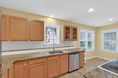 27 Tall Tree Lane, Poughkeepsie, NY 12601 - Photo 9