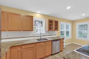 27 Tall Tree Ln, Poughkeepsie, NY 12601 - Photo 9