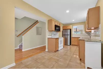 27 Tall Tree Lane, Poughkeepsie, NY 12601 - Photo 7