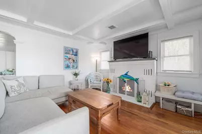 1400 Peconic Bay Boulevard, Jamesport, NY 11947 - Photo 15