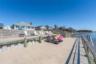 1400 Peconic Bay Blvd, Jamesport, NY 11947 - Photo 3