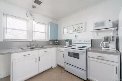 1400 Peconic Bay Boulevard, Jamesport, NY 11947 - Photo 19