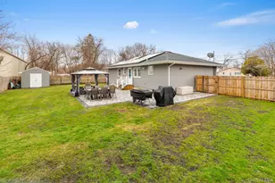 425 Macdonald Ave, Bellport, NY 11713 - Photo 3