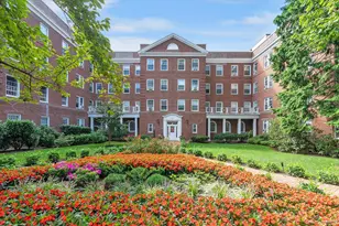 90 Knightsbridge Rd, Great Neck, NY 11021 - Photo 3