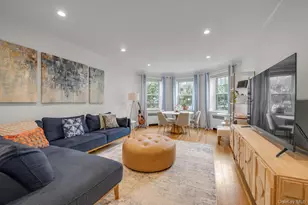 90 Knightsbridge Rd, Great Neck, NY 11021 - Photo 5