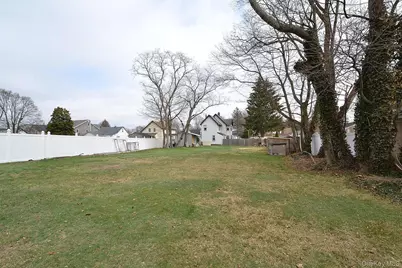 25 Hazel Street, Central Islip, NY 11722 - Photo 5