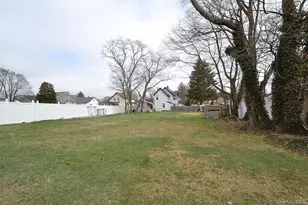 25 Hazel St, Central Islip, NY 11722 - Photo 5