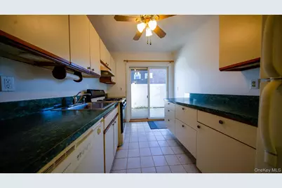 460 Old Town Road #24H, Port Jefferson Station, NY 11776 - Photo 7