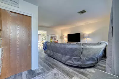 256 Quassaick Avenue #7, New Windsor, NY 12553 - Photo 5