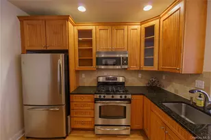 55 1st St, Pelham, NY 10803 - Photo 3