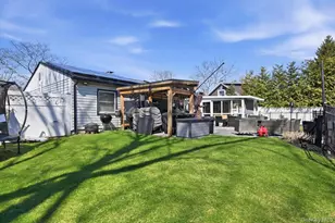 1085 Sipp Ave, Medford, NY 11763 - Photo 27