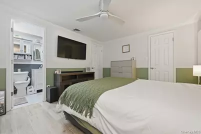 1085 Sipp Avenue, Medford, NY 11763 - Photo 17