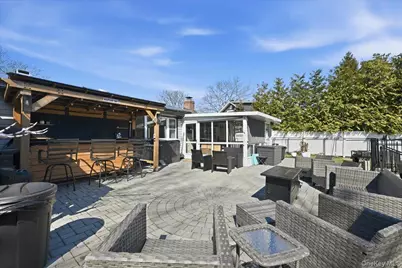 1085 Sipp Avenue, Medford, NY 11763 - Photo 25