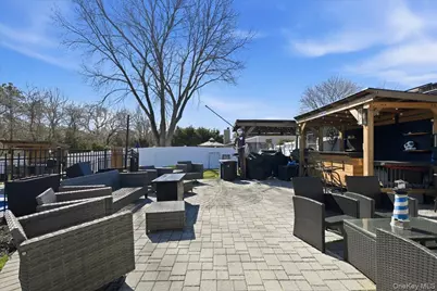 1085 Sipp Avenue, Medford, NY 11763 - Photo 33