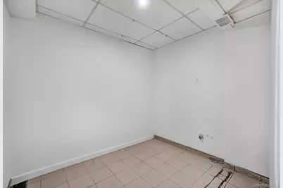 23002 S Conduit Avenue, Springfield Gardens, NY 11413 - Photo 13