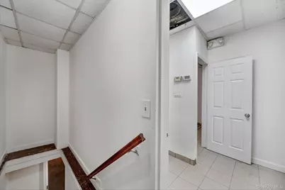 23002 S Conduit Avenue, Springfield Gardens, NY 11413 - Photo 17