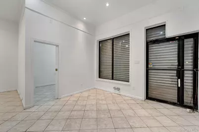 23002 S Conduit Avenue, Springfield Gardens, NY 11413 - Photo 27