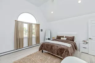 10 Tall Oaks Ct, Manorville, NY 11949 - Photo 9