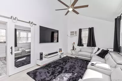 10 Tall Oaks Court, Manorville, NY 11949 - Photo 7