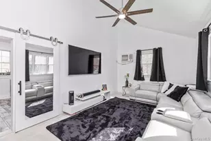 10 Tall Oaks Ct, Manorville, NY 11949 - Photo 7