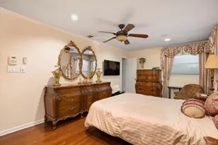 9 Ellis Dr, Syosset, NY 11791 - Photo 13