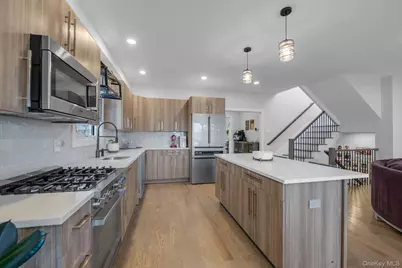 37 Carlton Avenue, Port Washington, NY 11050 - Photo 9