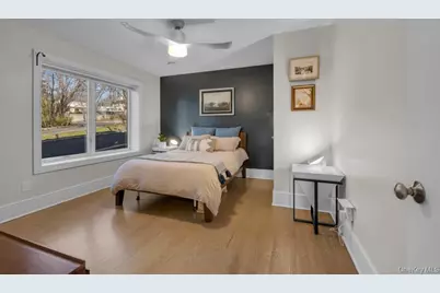 37 Carlton Avenue, Port Washington, NY 11050 - Photo 17