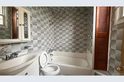 10154 102nd Street, Ozone Park, NY 11416 - Photo 19