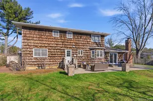 9 Bonaire Dr, Dix Hills, NY 11746 - Photo 29