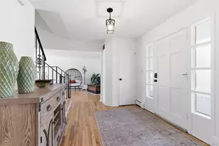 9 Bonaire Dr, Dix Hills, NY 11746 - Photo 5