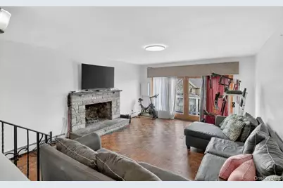 560 Locust Avenue, Port Chester, NY 10573 - Photo 7