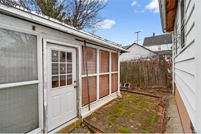 560 Locust Avenue, Port Chester, NY 10573 - Photo 33