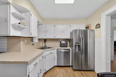 560 Locust Avenue, Port Chester, NY 10573 - Photo 15