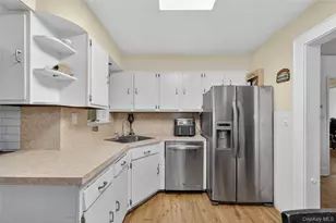 560 Locust Ave, Port Chester, NY 10573 - Photo 15