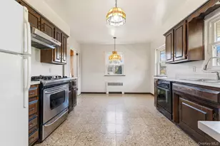 144-30 South Dr, Whitestone, NY 11357 - Photo 7