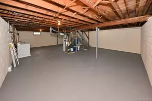 160 E Willow Tree Rd, Spring Valley, NY 10977 - Photo 27