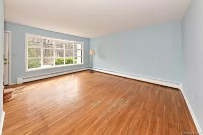 160 E Willow Tree Road, Spring Valley, NY 10977 - Photo 5