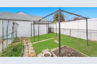 67 Myers Avenue, Hicksville, NY 11801 - Photo 17