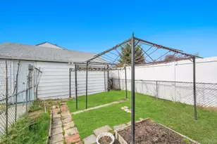 67 Myers Ave, Hicksville, NY 11801 - Photo 17