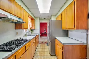 67 Myers Ave, Hicksville, NY 11801 - Photo 7