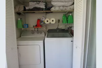 39 Split Cedar Drive, Islandia, NY 11749 - Photo 11