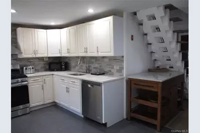 39 Split Cedar Drive, Islandia, NY 11749 - Photo 9