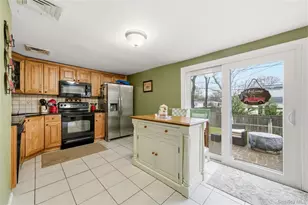 15 Newport Ave, Selden, NY 11784 - Photo 11